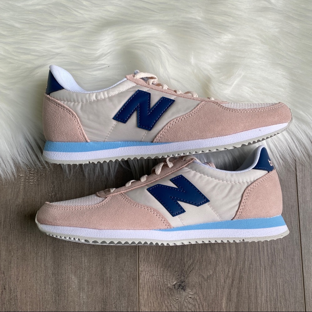 NWT New Balance 220 Women’s Shoes - Picture 11 of 11